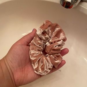 Hair or wrist scrunchie